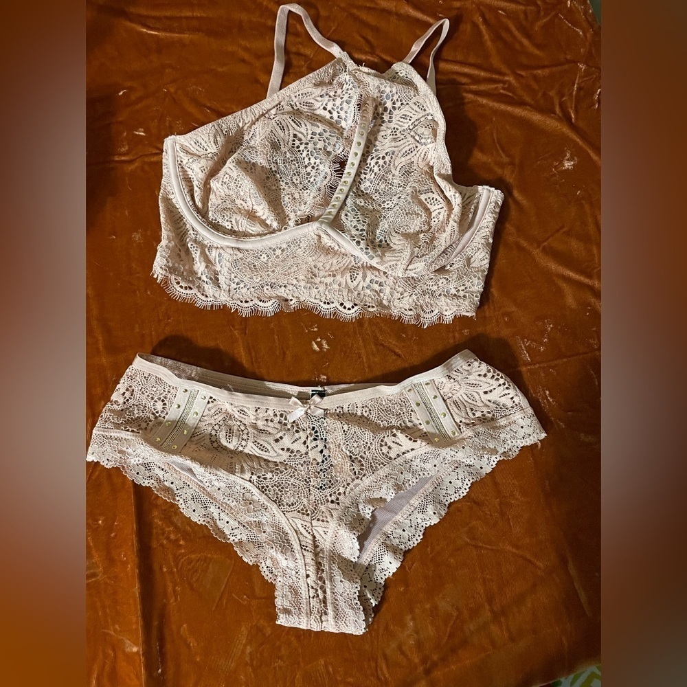 Victoria’s Secret Very Sexy Plunge Bra 34C Panty M NWT 🆕 Lingerie Set 🩷🩷 - Picture 14 of 16